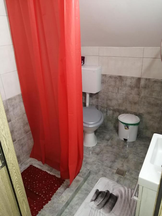 فندق Kalotaszeg Vendeghaz Izvoru Crisului الغرفة الصورة